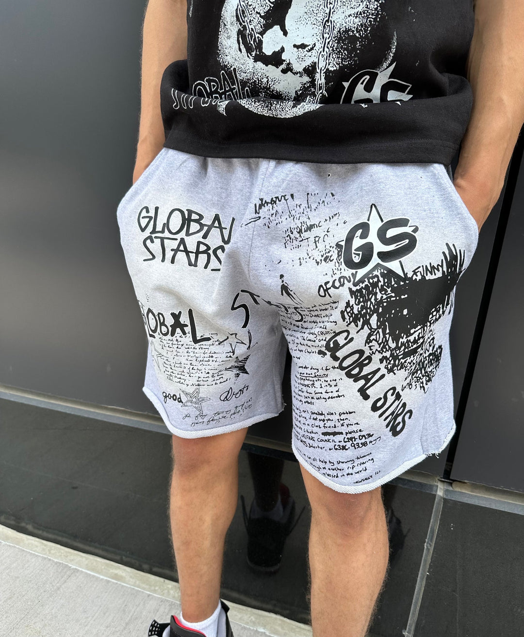 Graffiti print casual shorts